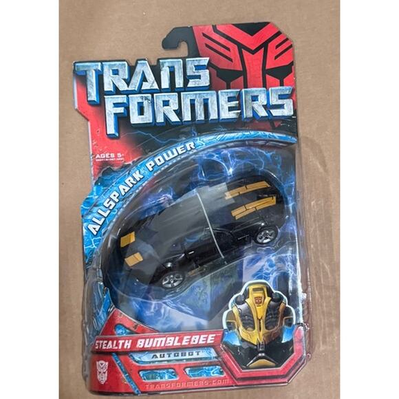 NIB Transformers Stealth Bumblebee 2007 Movie Deluxe Class Black Camaro Car - Picture 1 of 4